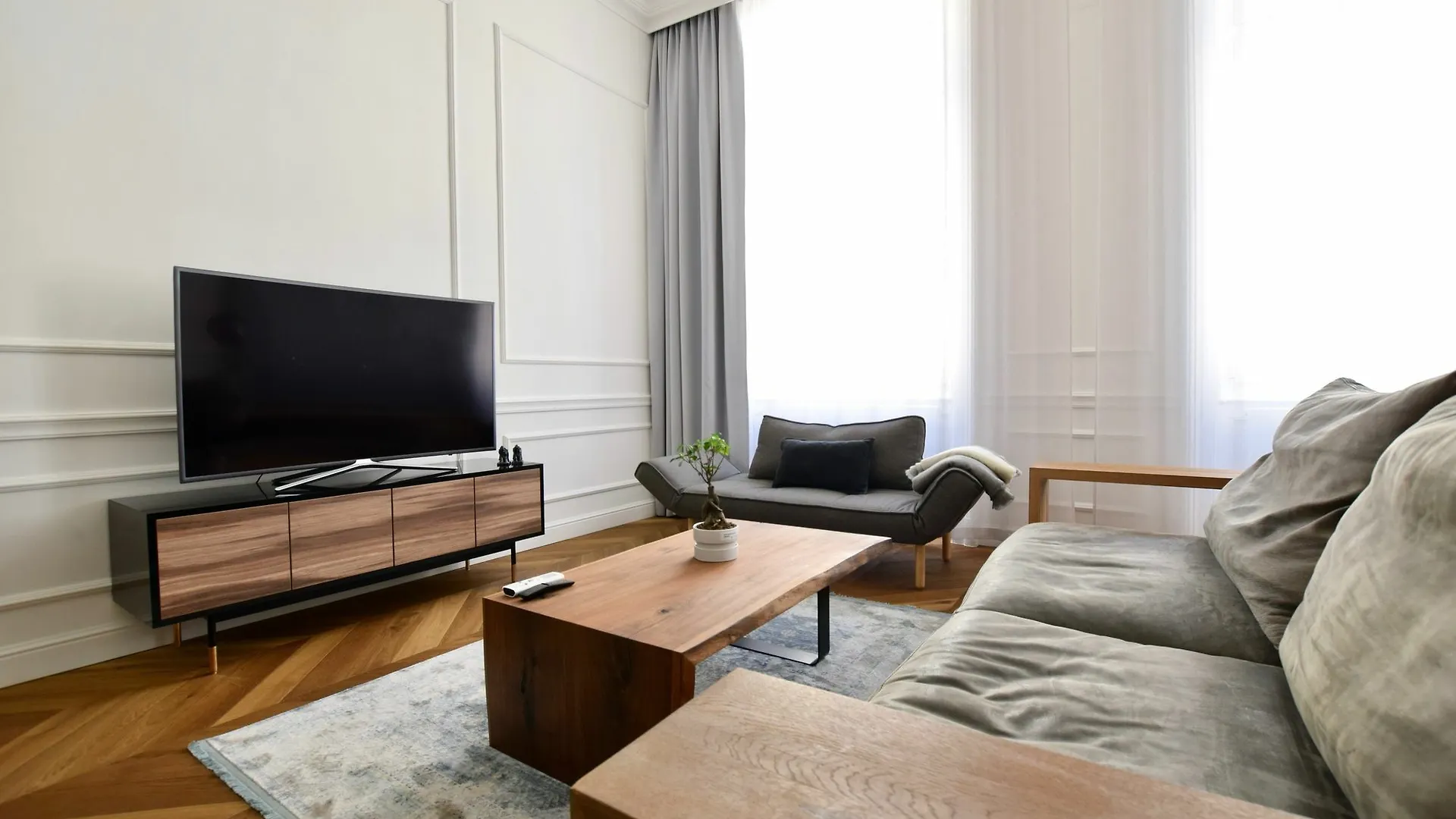 Hi5 Apartments - Luxury Suits Budapest