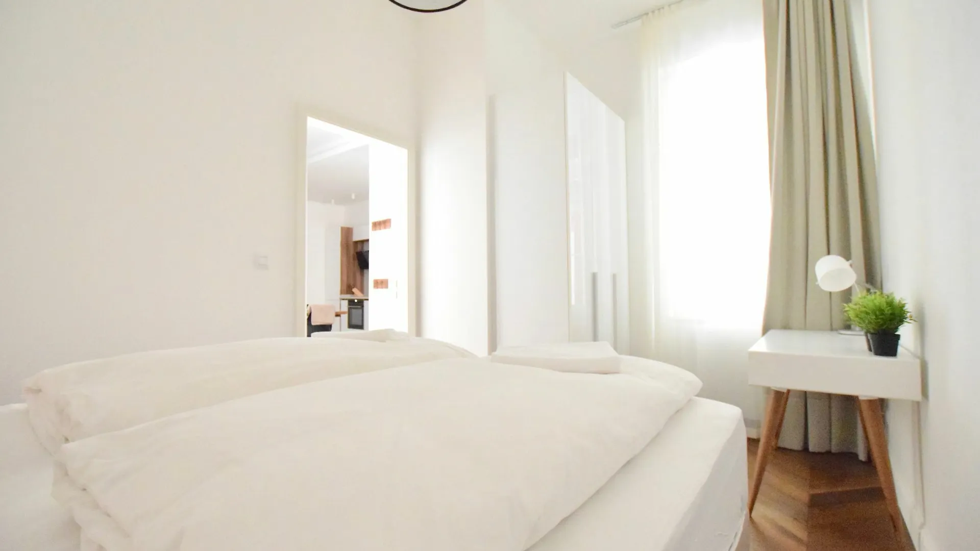 Hi5 Apartments - Luxury Suits Budapest