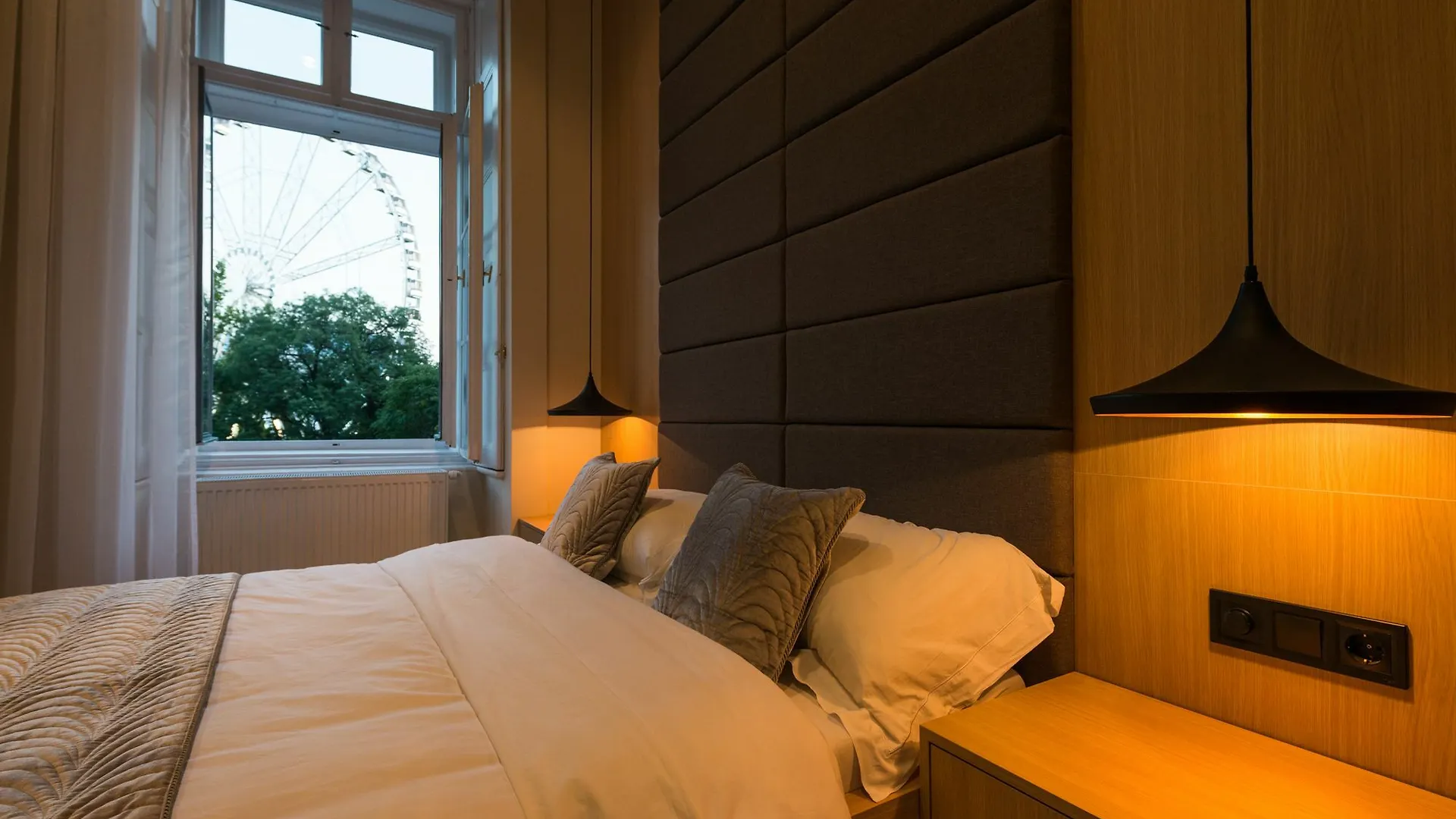Hi5 Apartments - Luxury Suits Budapest 0*,  Hungría
