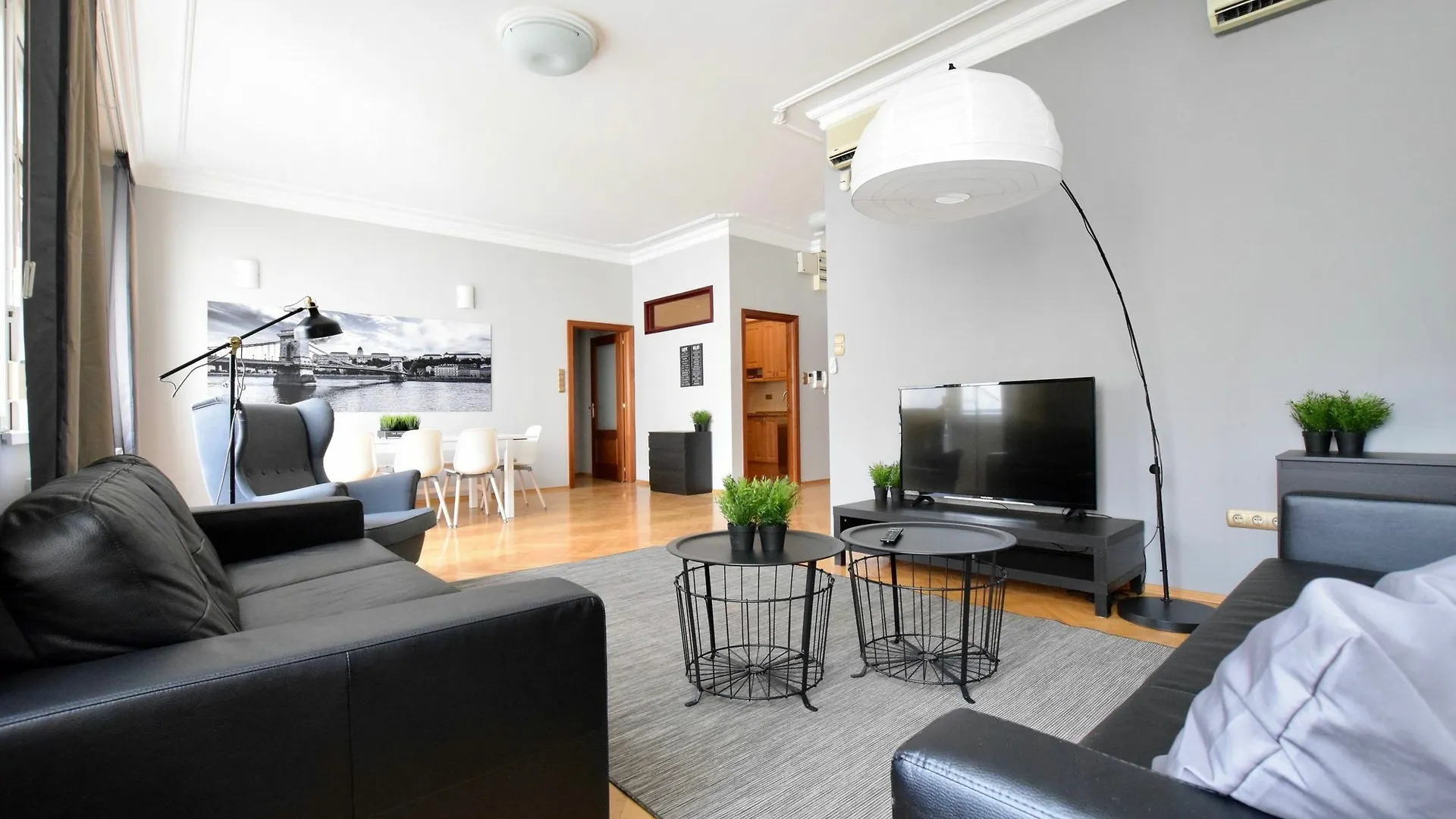 Hi5 Apartments - Luxury Suits Budapest Hungría