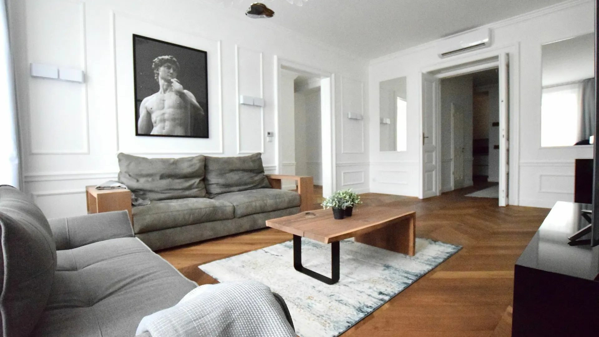 Hi5 Apartments - Luxury Suits Budapest